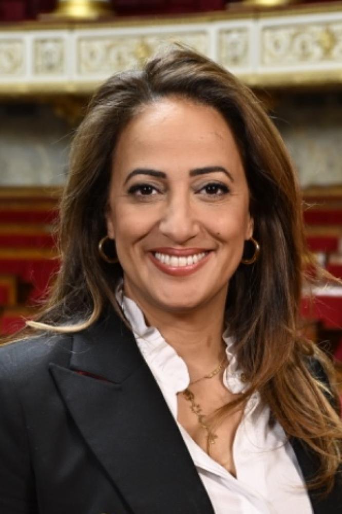 Amélia Lakrafi